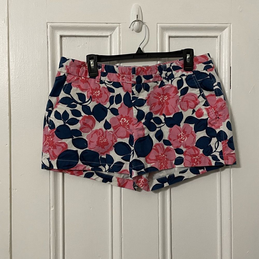 Khakis by Gap shorts 
